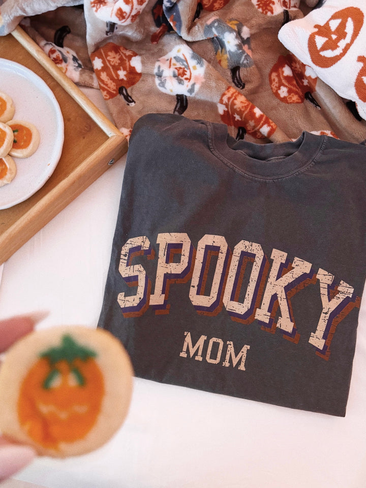 Spooky Mom tee