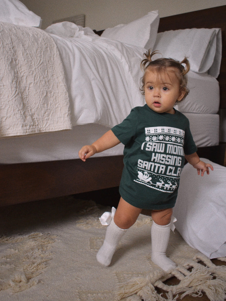 I Saw Mommy Kissing Santa Kid's Tee